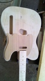 4_pickguard.jpg 4_pickguard.jpg