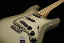 fender_antigua_strat_3.jpg