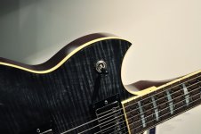 Yamaha_SG1820LTD,_NAMM_2011.jpg