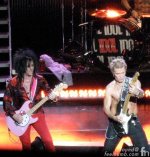 steve-stevens-billy-idol-hello-kitty-guitar.jpg