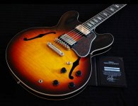 gibson-es-335-slim-neck-3-tone-sunburst-2.jpg