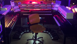 Vangelis setup (live in Katar) 2.png