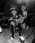 d0d8ddba60d35025095b6dcb6684d746--guitar-players-jimi-hendrix.jpg