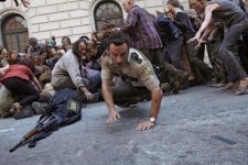 The-Walking-Dead-Andrew-Lincoln-zombies.jpg