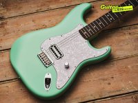 Fender-Tom-DeLonge-Strat-hero-credit-Adam-Gasson@2000x1500.jpg