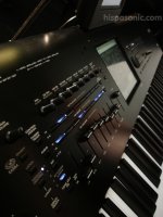 korg_kronos_synth_lg.jpg