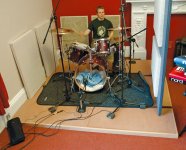 Drumriser_soundproofing1b_l.jpg