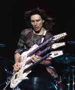 Steve_Vai_361508.jpg